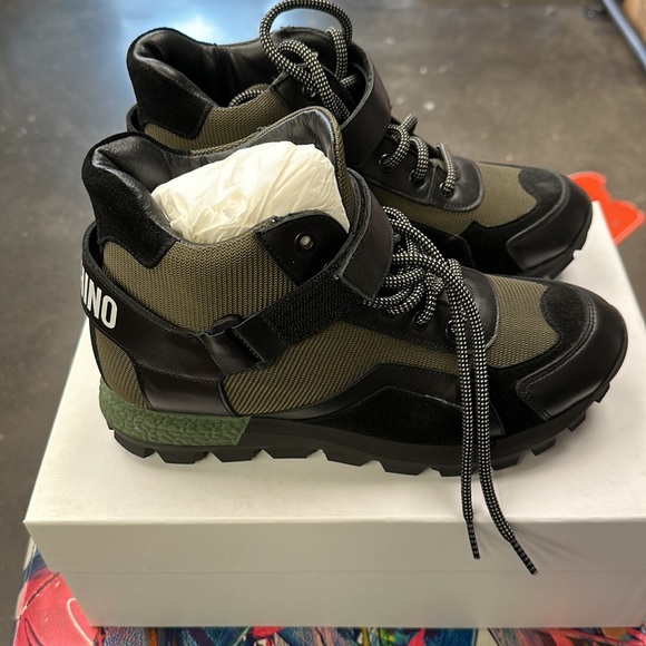 MOSCHINO - Picture 2 of 13